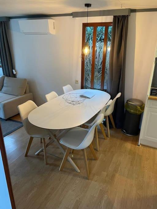 Gezellig Chalet Op De Prachtige Veluwe Putten Bagian luar foto